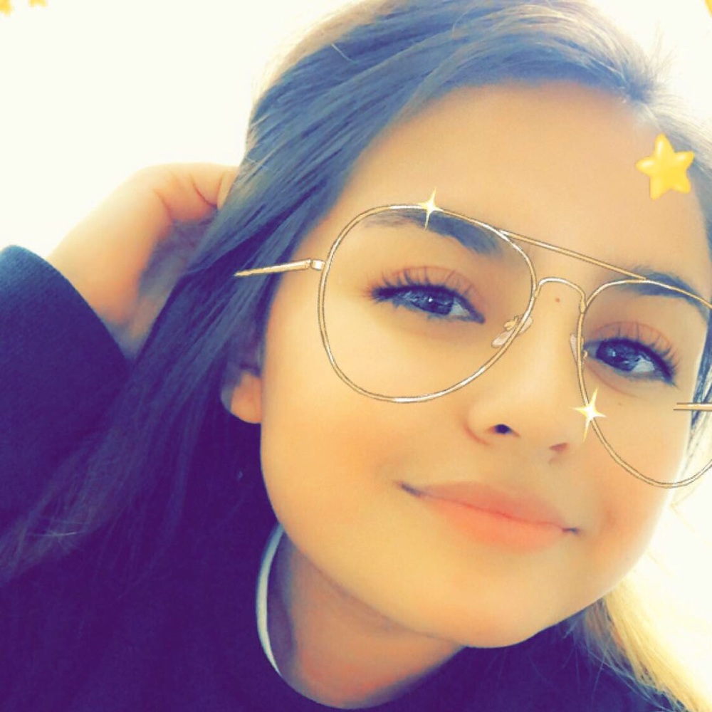 Meet your Posher, Emily